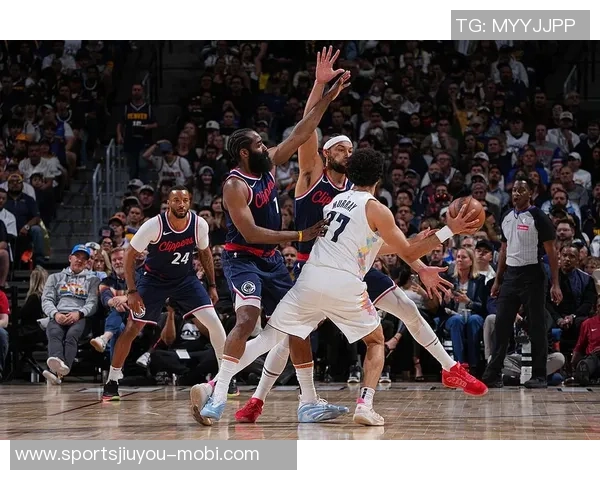 格雷森阿伦遭遇鼻部撞击流血伤势虽重但已无大碍恢复良好